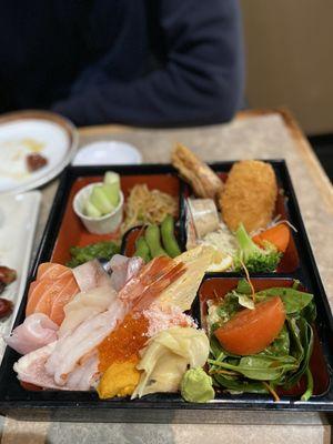 KAISEN BENTO 31.99 Assorted Sashimi over Sushi Rice, Salad, Rice, Fruits