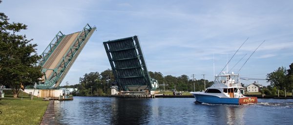 Great Bridge Lock opening.