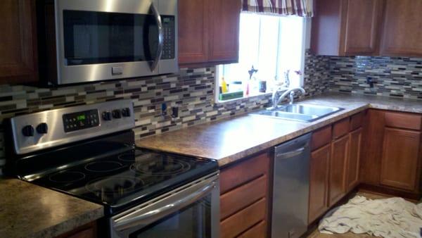 Kitchen tile backsplash