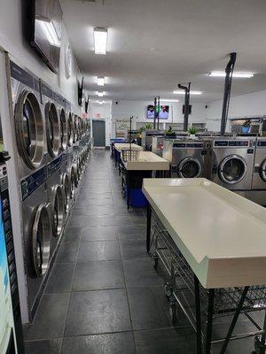 Check out Siesta Coin Laundry in your neighbor under new ownership .