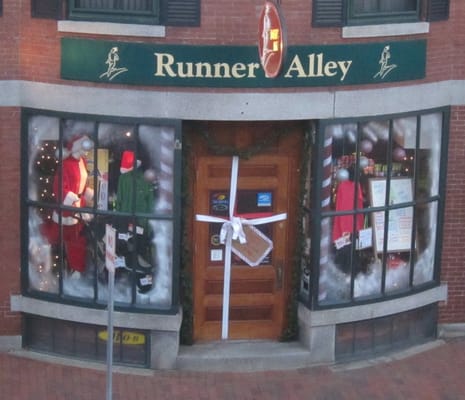 Runner's Alley Christmas decorations, 2010