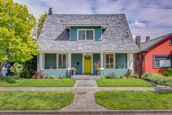 Spectacular, remodeled house in the CD.