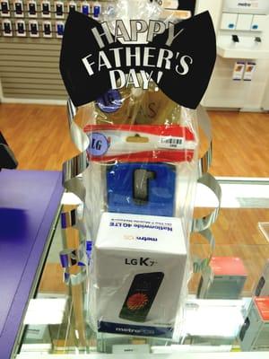 A Father's day bundle for new and existing lines! Un paquete para el dia de los Padres! Stop by in store for more info!