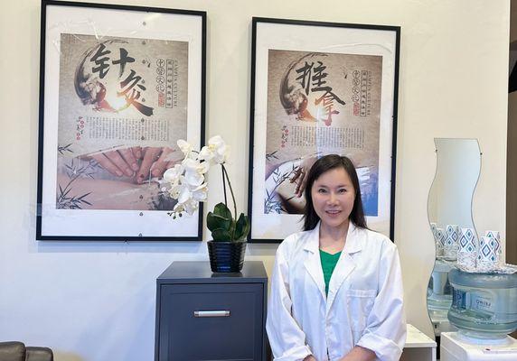 Jana Ning (L. Ac., CMT) at the new SOMA acupuncture clinic.