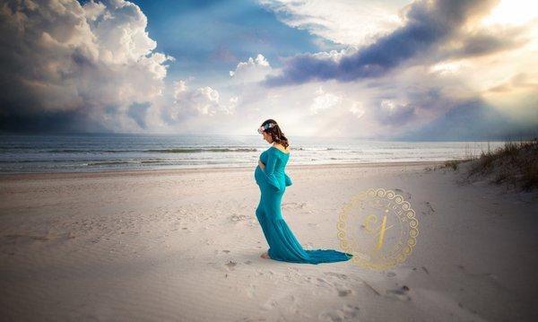 Beautiful Maternity Session on Ocean Isle Beach with Chloe John Photography