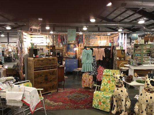 Fringe Vintage Shop