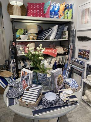 Indoor outdoor pillows & rugs and melamine dishes for outdoor entertaining