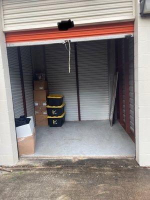 Very clean and great size storage unit