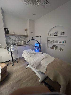 Facial room