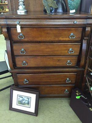 Chest of drawers