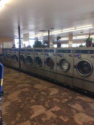 Plenty of washers that accept credit cards