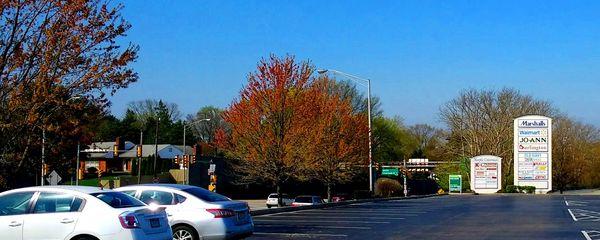 Marple Crossroads Shopping Center -- entrance