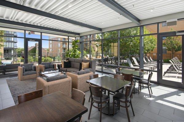 1717 Evanston Luxury Apartments amenity Rooftop lounge