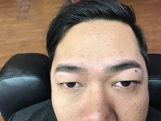 Men's eyebrows