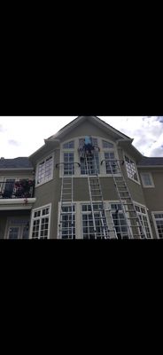 Professional window cleaning & powerwashing