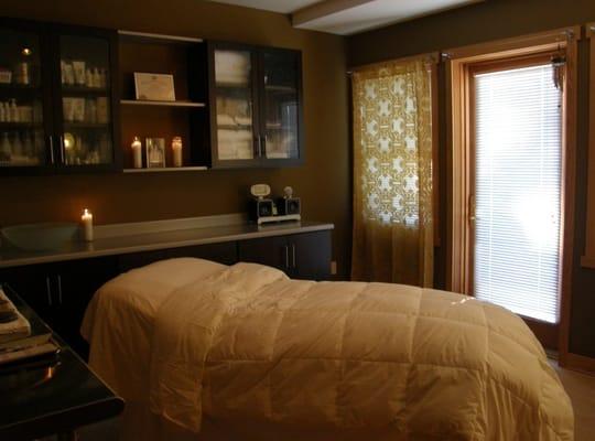 bare esthetique treatment room