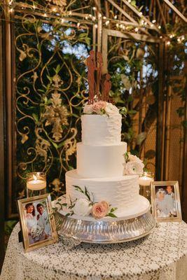 Flowers on cake