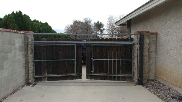 Replace an old wood gate