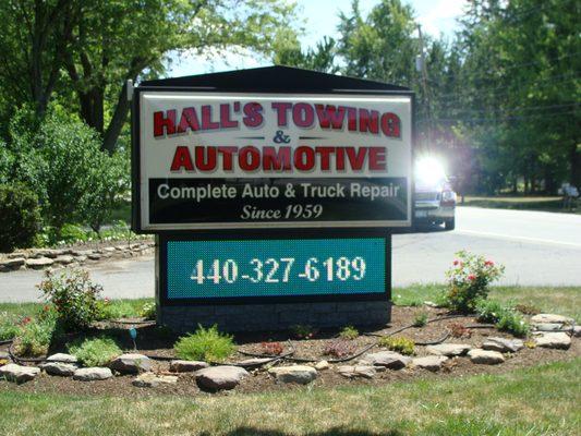 Hall's Towing