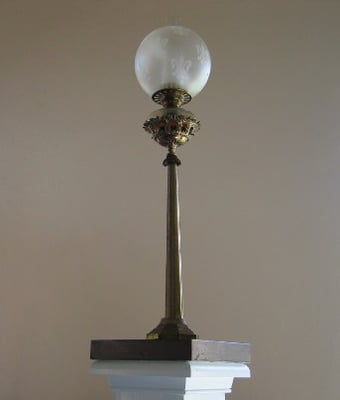 Antique fleur-de-lis globe gas lamp