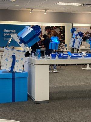 AT&T holiday in-store middle display