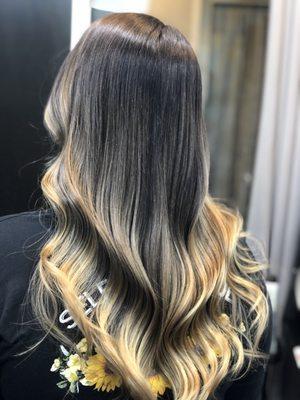 Ombré blonde with root color