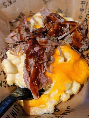 Loaded Mac 'N Cheese with pulled pork. $9. BBQ sauce applied at the condiment bar.