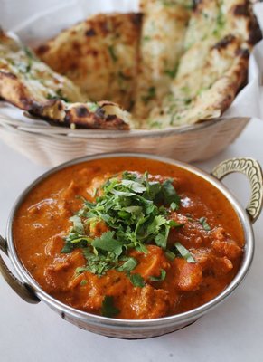 Chicken tikka masala and garlic naan