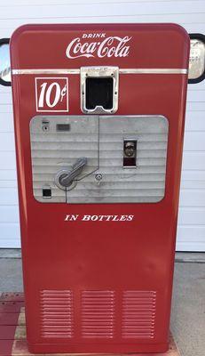 Coca-Cola machine, works great!