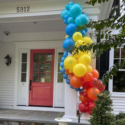 Beautiful organic balloon installations in the DMV.  Balloon Zoom | Professional Balloon Decor Done Right