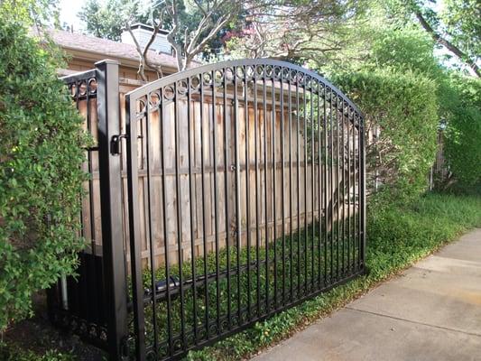 Automatic Arched Drive Gate