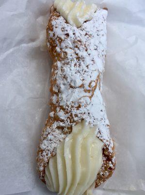 FABULICIOUS CANNOLI!!!