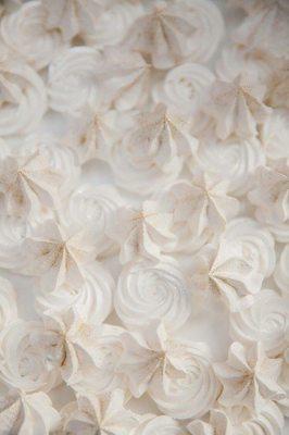 Gold dusted wedding meringues - gluten free