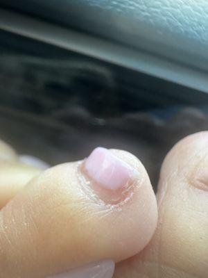 Half my toes is painted like she put a dot on the top sides and bottom has no polish ‍