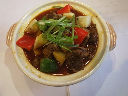 Braised beef casserole(Braised beef with potatos)