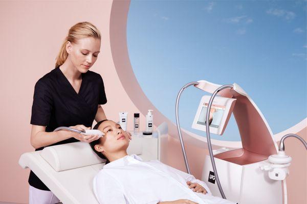 LPG/Endermologie women's face treatment