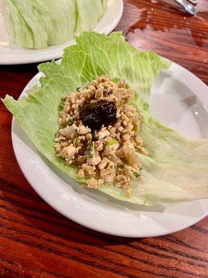 Chicken lettuce wraps (appetizer)