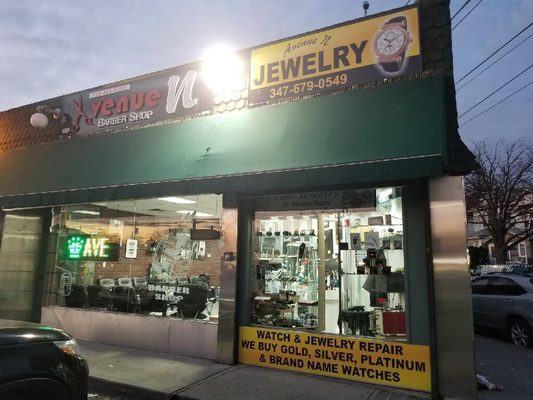 Barber and jewelry one stop and shop Clean your Jewlery free of charge  Watch and jewelry repairs  Stop by full service !