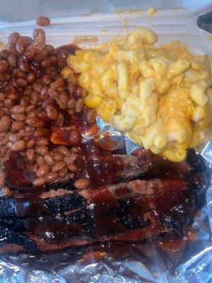 Brisket w Mac n cheese and *BBQ Beans