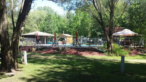 Tiny bar, tiny freezing pool