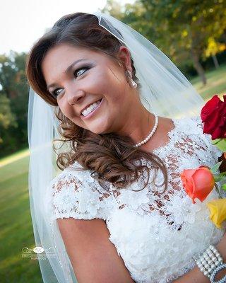 Lovely bride that used beautiful fall colors in her wedding