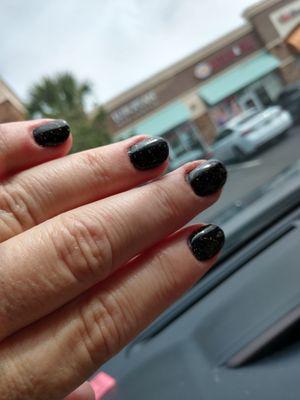 Goth glitter nails in time for Halloween