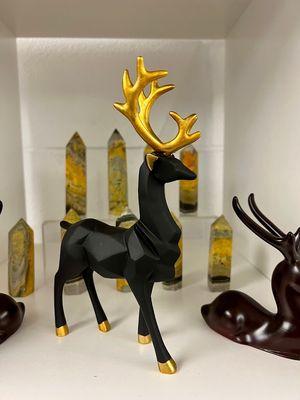 Deer sphere stand and bumblebee jasper towers