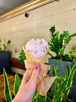 pistachio rose w/ waffle cone ($7)