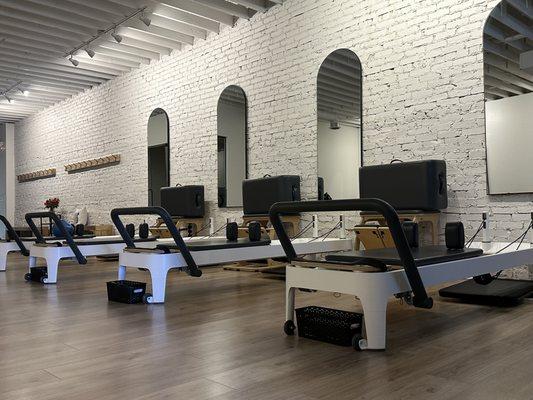 416 Pilates offer 8 Balanced Body Allegro 2 Reformers