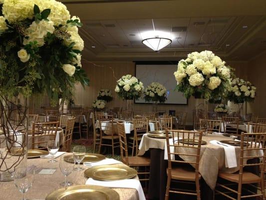 Center pieces the rose shop made for a beautiful wedding in nov 2012-