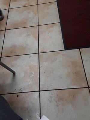 Dirty floors and tables at the michoacana in maywood