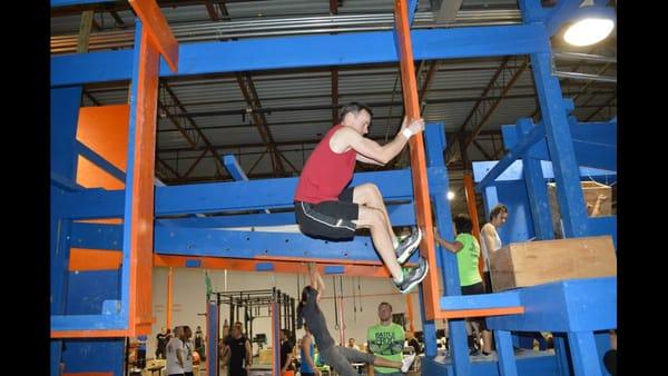 American Ninja Warrior Mike Chick on The Spider Flip!