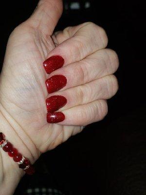 Love the dipped nails with glitter... so ready from the holidays....