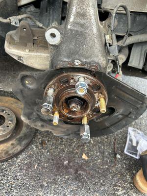 Multiple Wheel stud replacement on 2015 Hyundai genesis